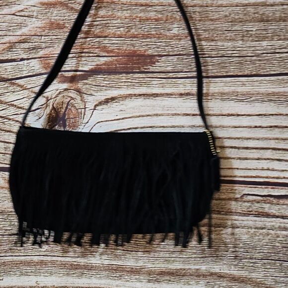 Q & A black leather purse strap 20" fringe Pre-owned - Picture 3 of 6